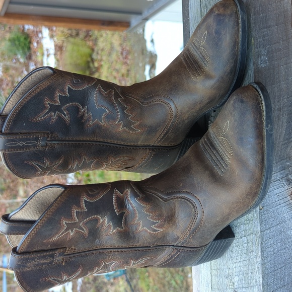 Ariat riding boots - Picture 1 of 3